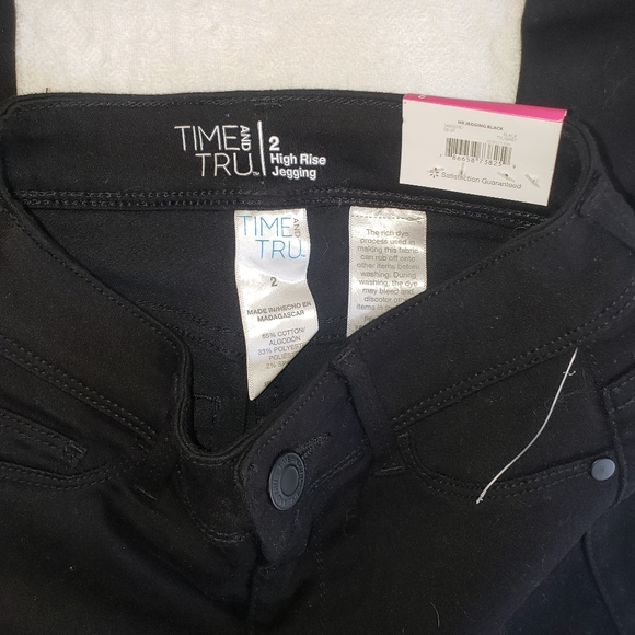 NWT Time and Tru, High Rise Jegging, Black, size 2 - Picture 2 of 3